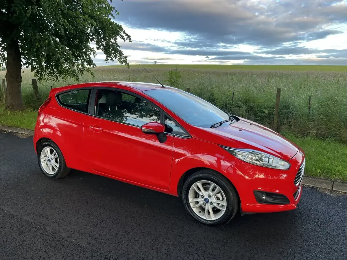 Used Ford Fiesta Zetec 2015 Red Hatchback
