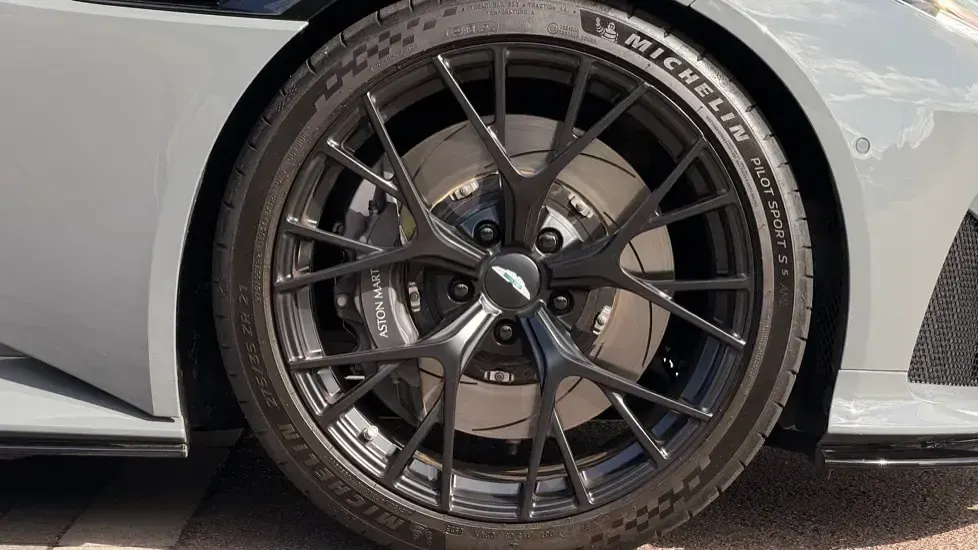 Used Aston Martin DB12 680 HP (500 kW) 2024 Coupe