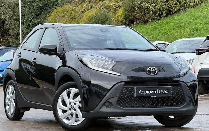 Used 2025 Toyota Aygo X PURE SUV | £11,213 (Good price) - Image 1/4