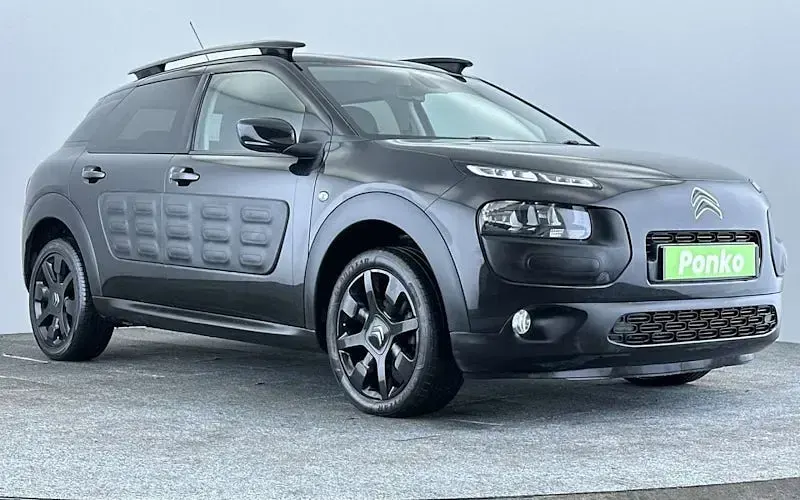 Used Citroën C4 Cactus Flair 100 HP (73 kW) 2016 Hatchback