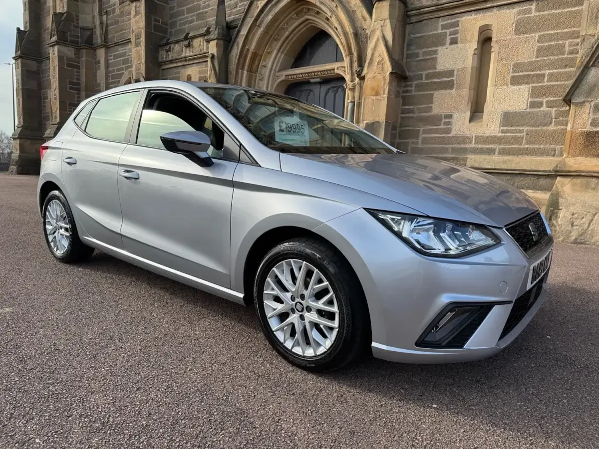 Usado Seat Ibiza SE Technology 80 HP (58 kW) 2019 Prateado Citadino