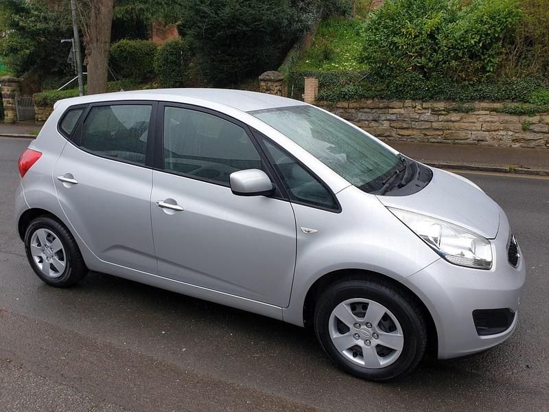 Used Kia Venga Air 90 HP (66 kW) 2012 Silver Hatchback