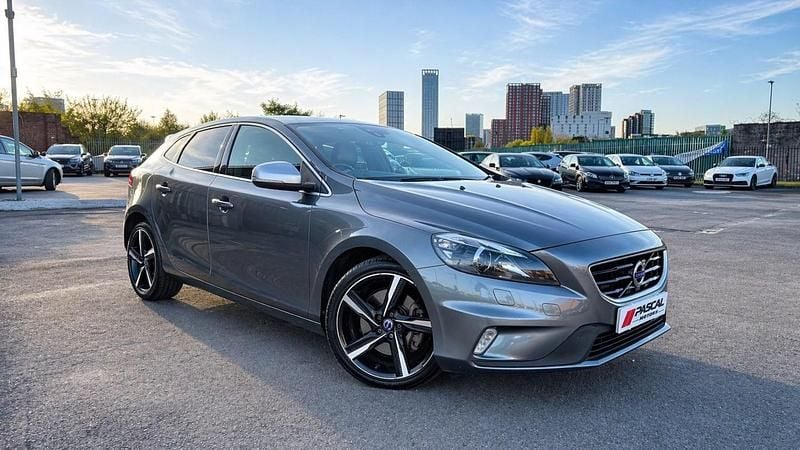 Begagnad Volvo V40 R-Design 2015 Grå Halvkombi