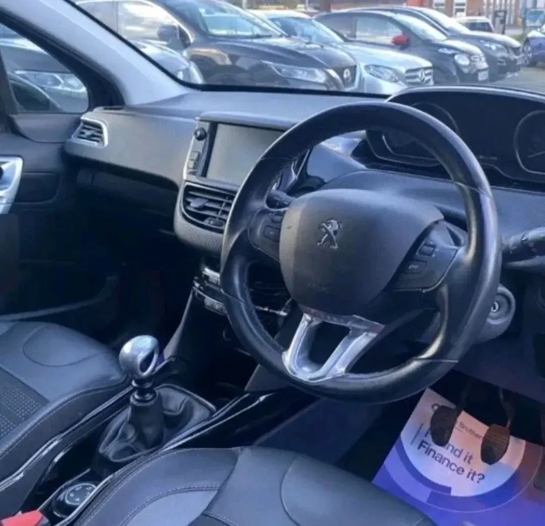Używany Peugeot 2008 Active 2018 Szary SUV