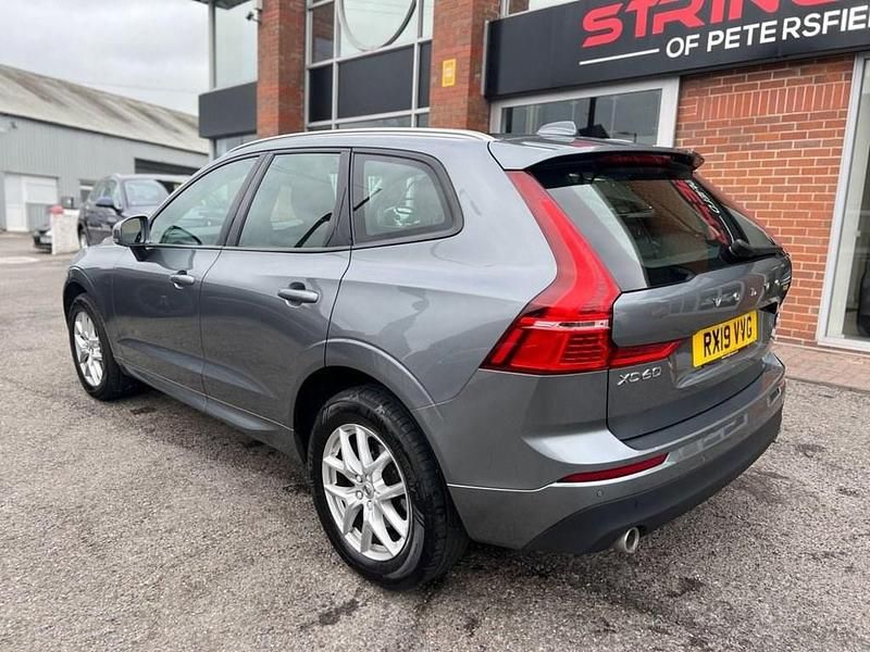 Used Volvo XC60 Momentum 190 HP (139 kW) 2019 Grey SUV