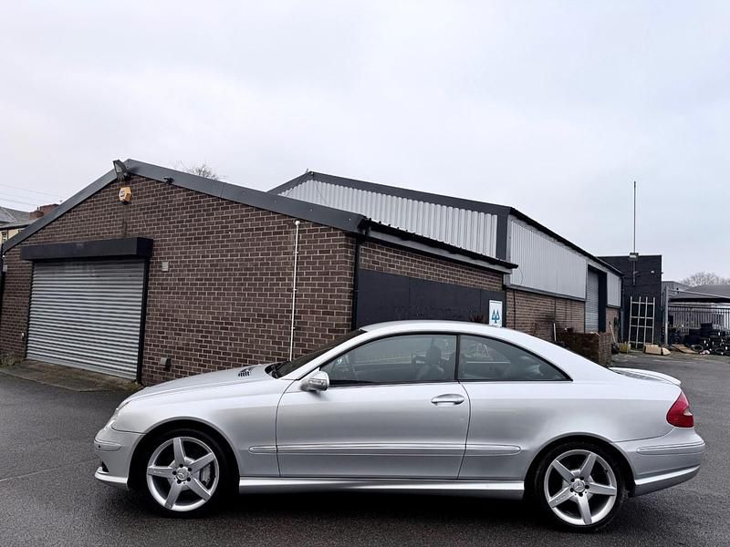 Used Mercedes CLK220 2009 Silver Coupe