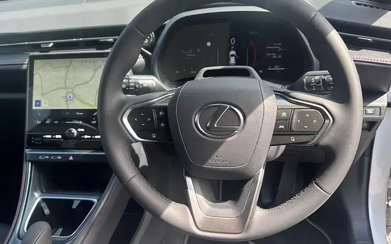 Used Lexus LBX 136 HP (100 kW) 2026 White SUV