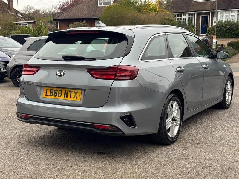 Used Kia Ceed Sportswagon 118 HP (86 kW) 2019 Silver Estate