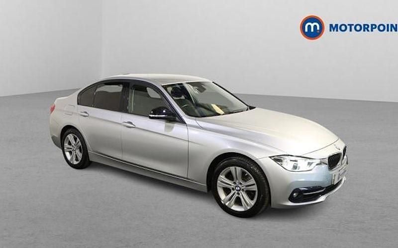 Begagnad BMW 318 Sport Line 136 HK (100 kW) 2018 Sedan