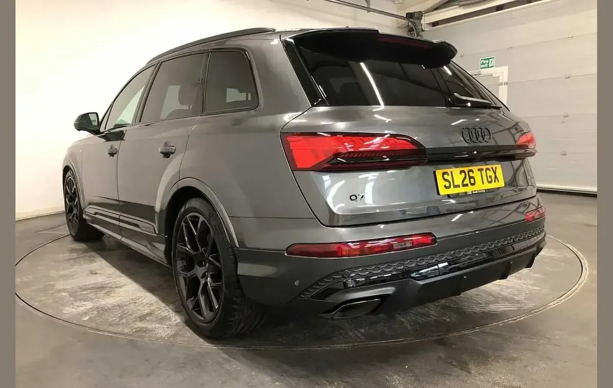 New Audi Q7 Black Edition 281 HP (206 kW) 2026 Grey SUV