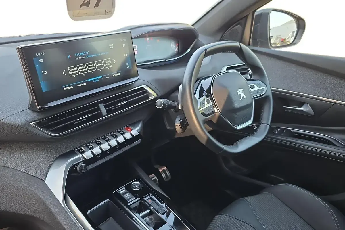 Used Peugeot 5008 Allure+ 131 HP (96 kW) 2023 Cumulus grey SUV