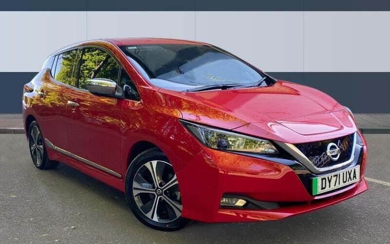 Red Used 2021 Nissan Leaf N-Connecta Hatchback | £8,416 (Super price) - Image 1/4