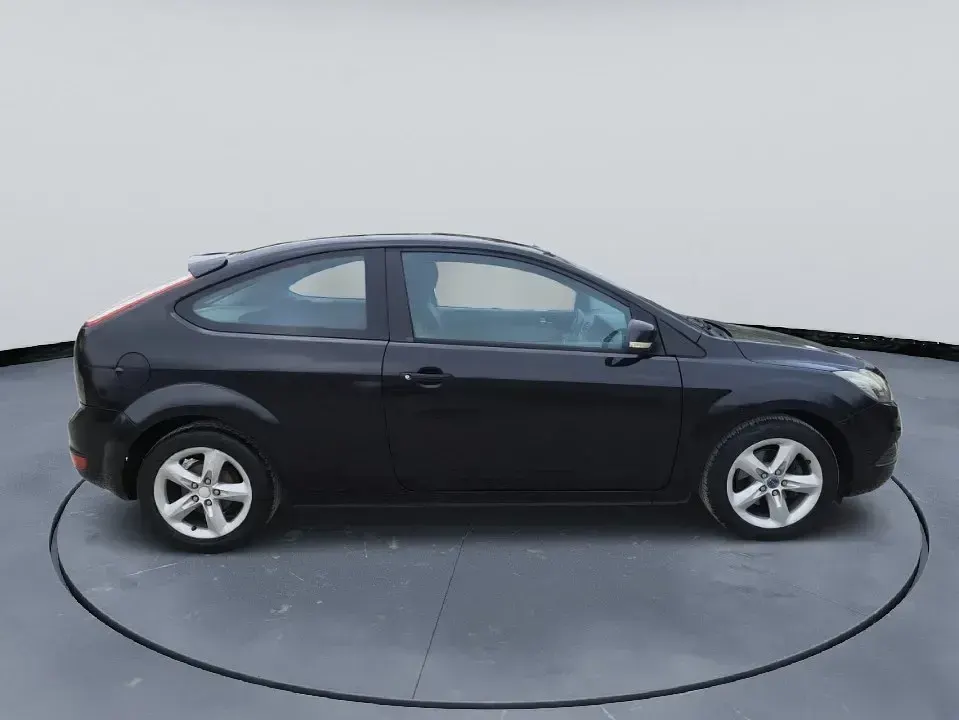 Używany Ford Focus Zetec 2008 Czarny Hatchback