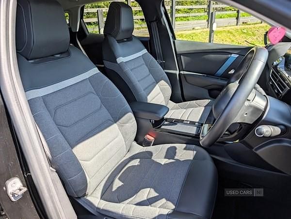 Used Citroën e-C4 100 kW (136 HP) 2023 Black Hatchback