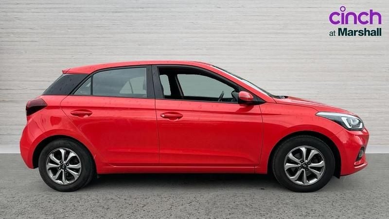Used Hyundai i20 SE 84 HP (61 kW) 2019 Red Hatchback