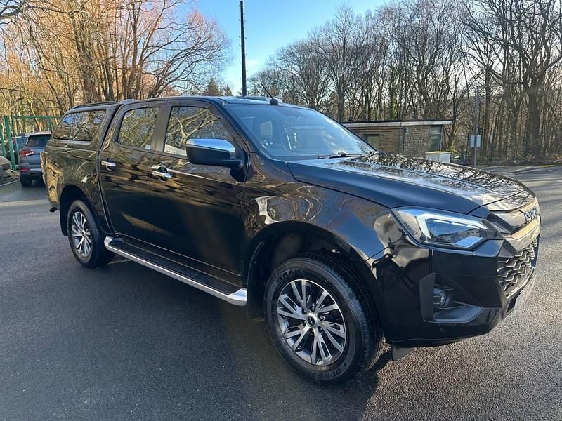 Used Isuzu D-Max 205 HP (150 kW) 2025 Black Pickup
