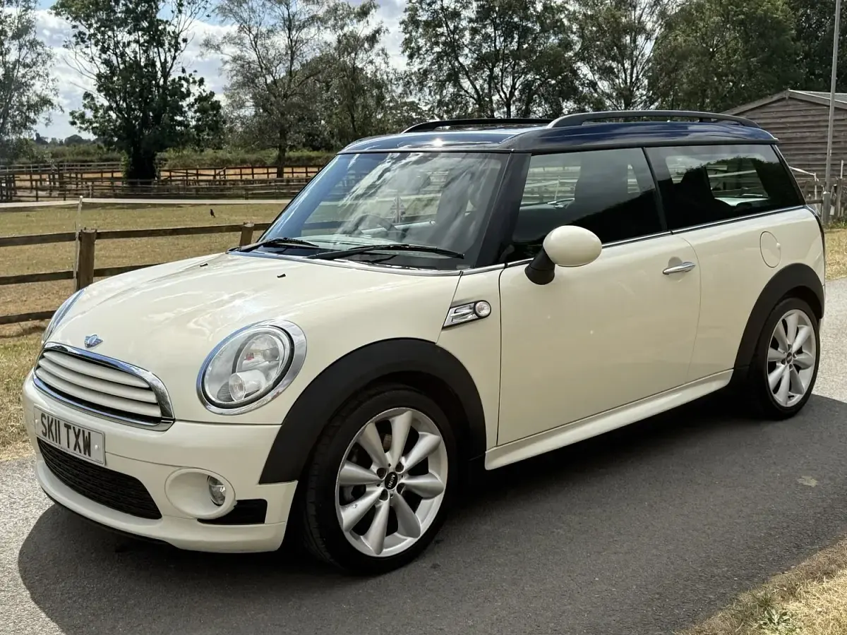 Used Mini Cooper Clubman 2011 White Estate