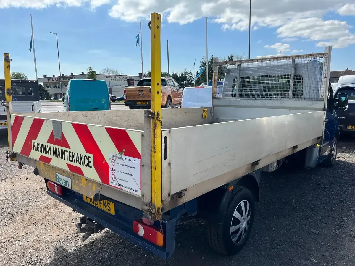 Used Vauxhall Movano 130 HP (95 kW) 2019 Blue MPV