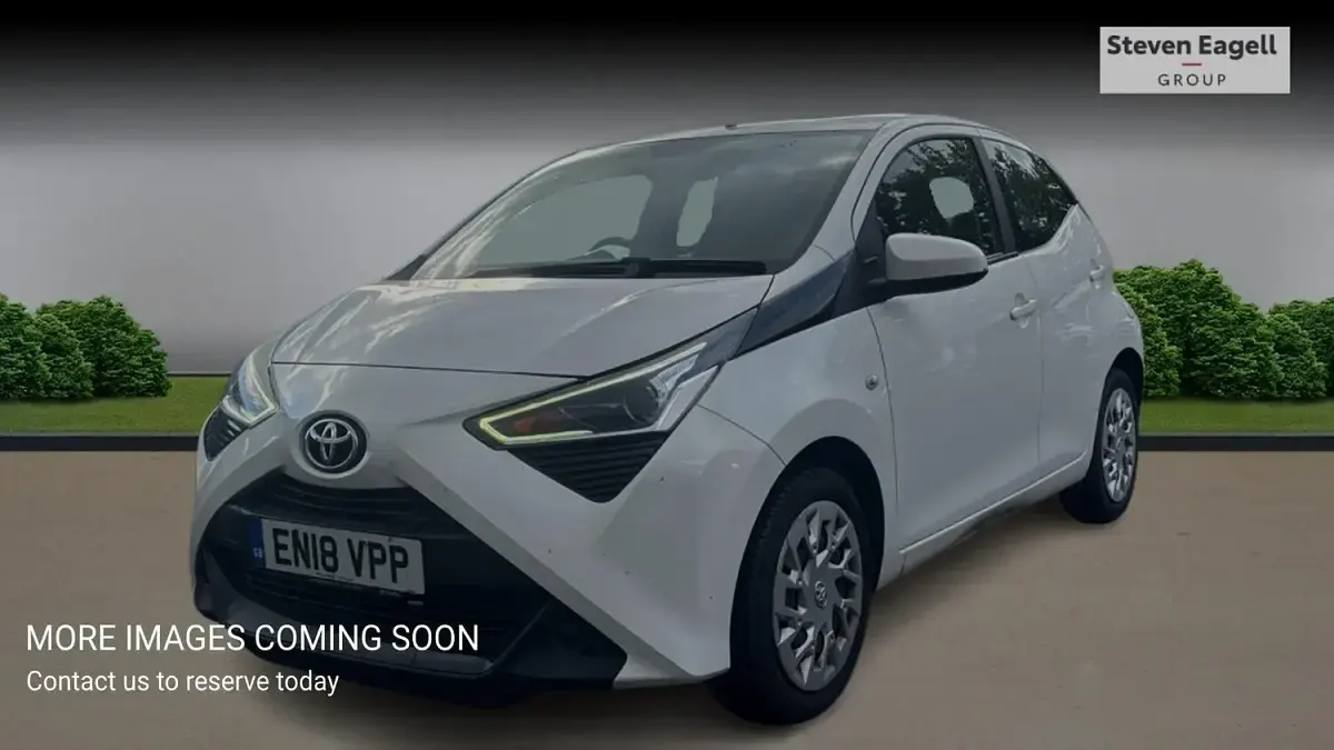 Used Toyota Aygo X-play 71 HP (52 kW) 2018 White Hatchback