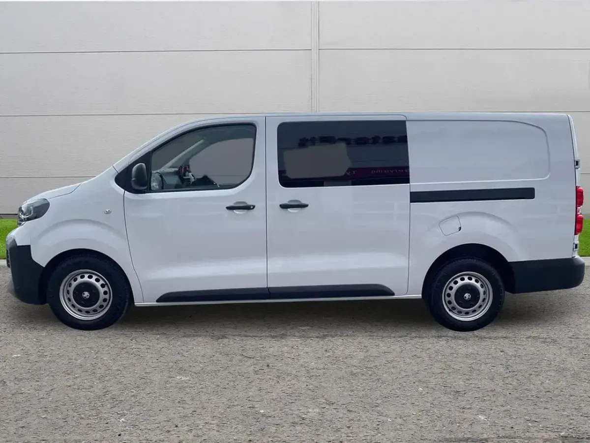 Nouă Vauxhall Vivaro 143 CP (105 kW) 2026 Monovolum