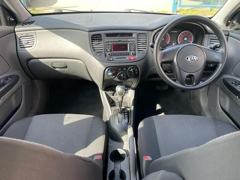 Used Kia Rio 2011 Silver Hatchback