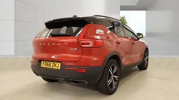 Used Volvo XC40 R-Design 2019 Red SUV
