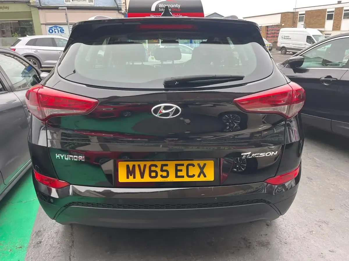 Used Hyundai Tucson SE 132 HP (97 kW) 2015 Black SUV