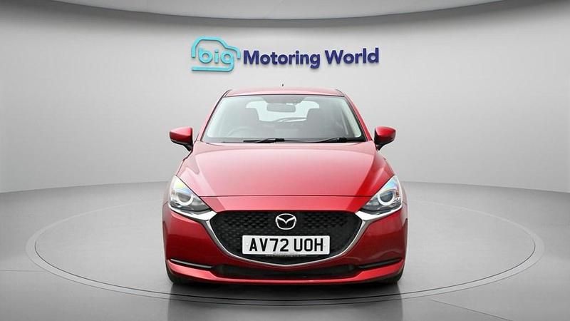 Begagnad Mazda 2 75 HK (55 kW) 2023 Röd Halvkombi