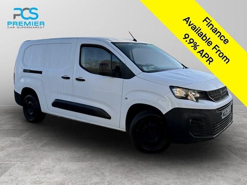 White Used 2021 Peugeot Partner Van | £7,300 (Fair price) - Image 1/3