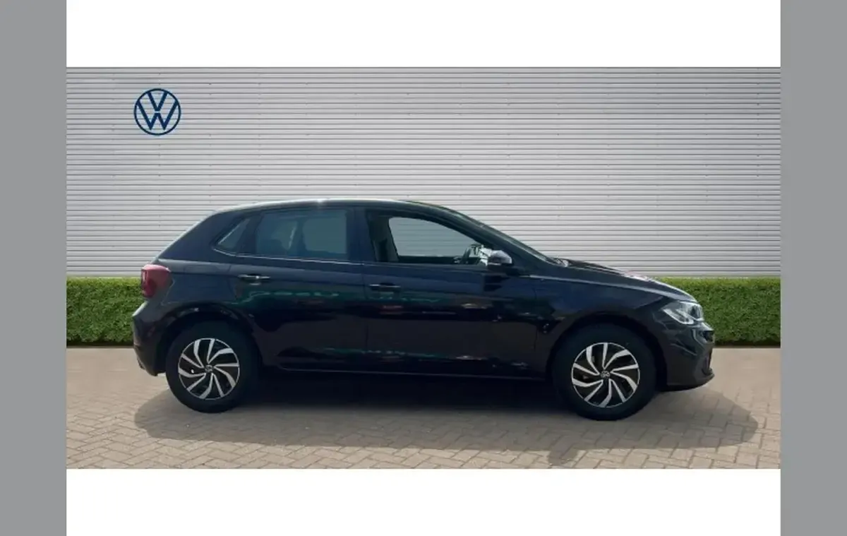 Used VW Polo Life 95 HP (69 kW) 2023 Black Hatchback