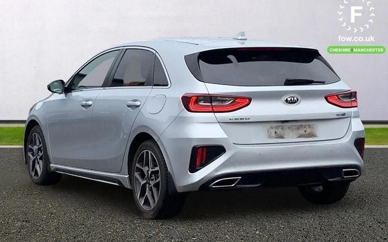 Begagnad Kia Ceed GT-Line 120 HK (88 kW) 2021 Silver Halvkombi