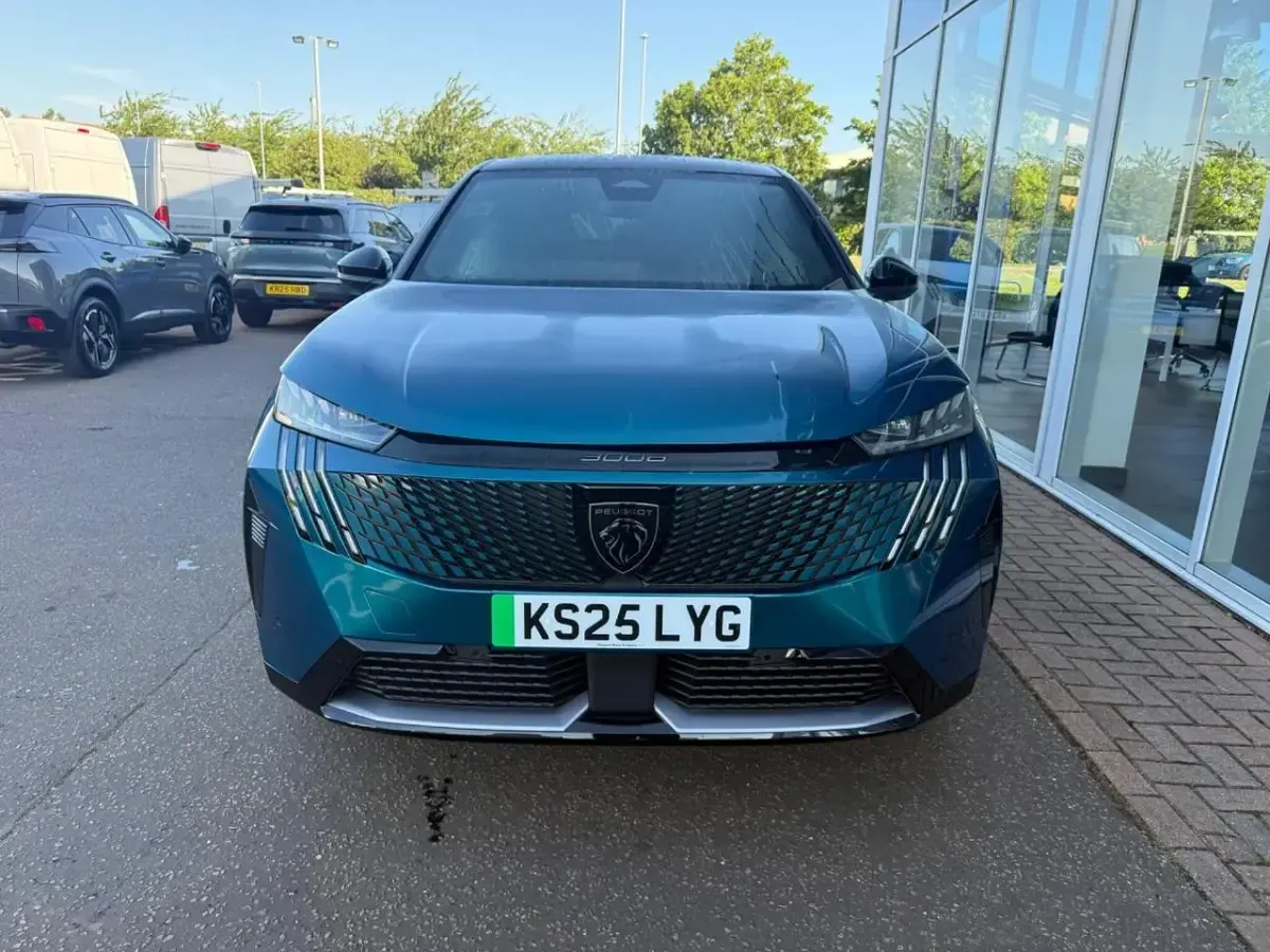 Used Peugeot e-3008 GT 152 kW (207 HP) 2025 Blue SUV