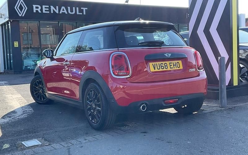 Begagnad Mini Cooper Classic 136 HK (100 kW) 2021 Halvkombi