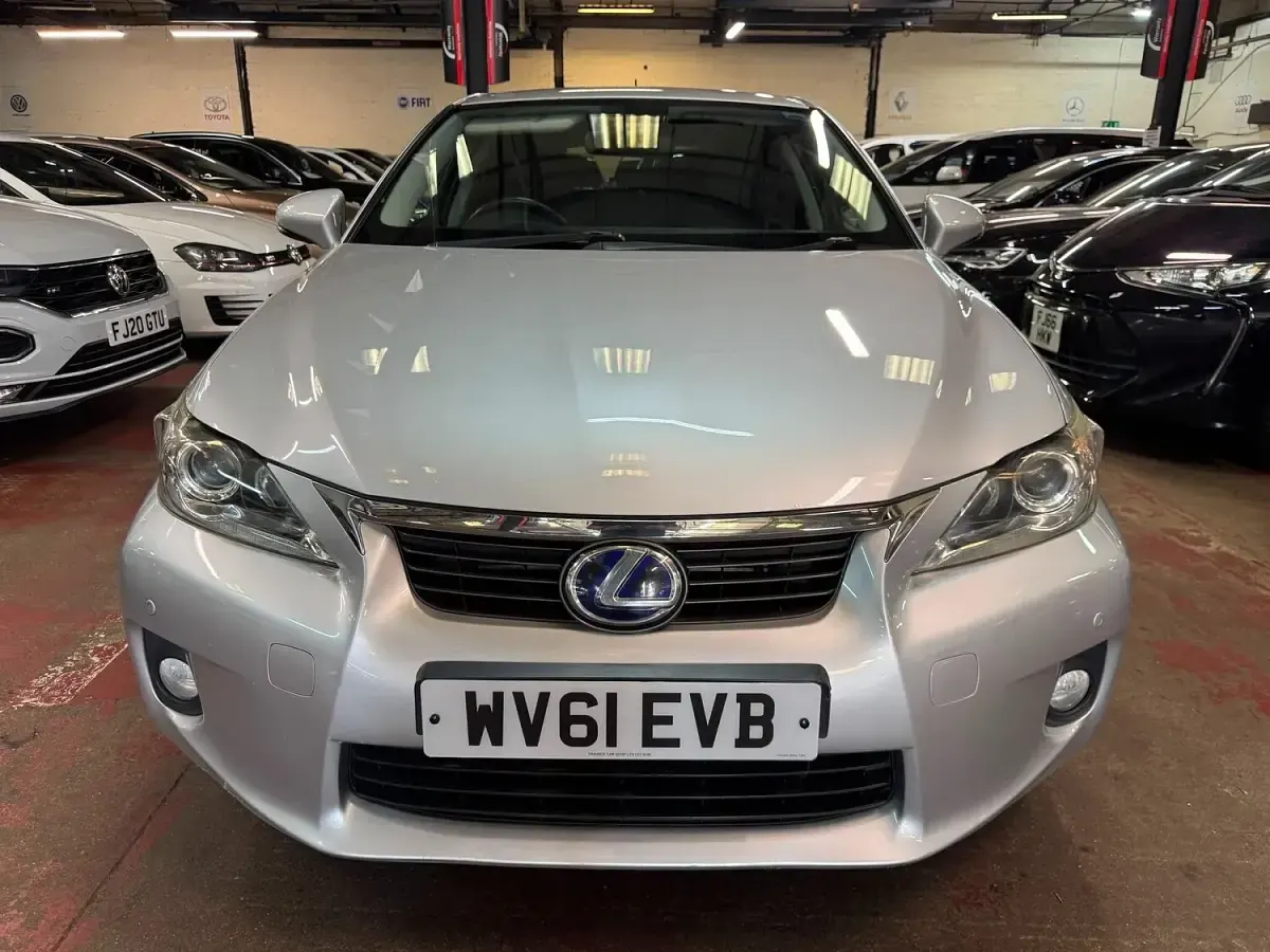 Used Lexus CT200h 136 HP (100 kW) 2011 Silver Hatchback