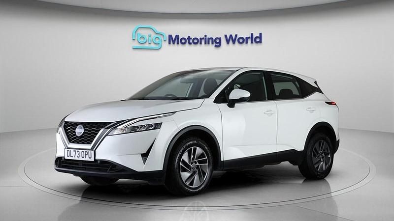 Used Nissan Qashqai Acenta Premium 158 HP (116 kW) 2023 White SUV