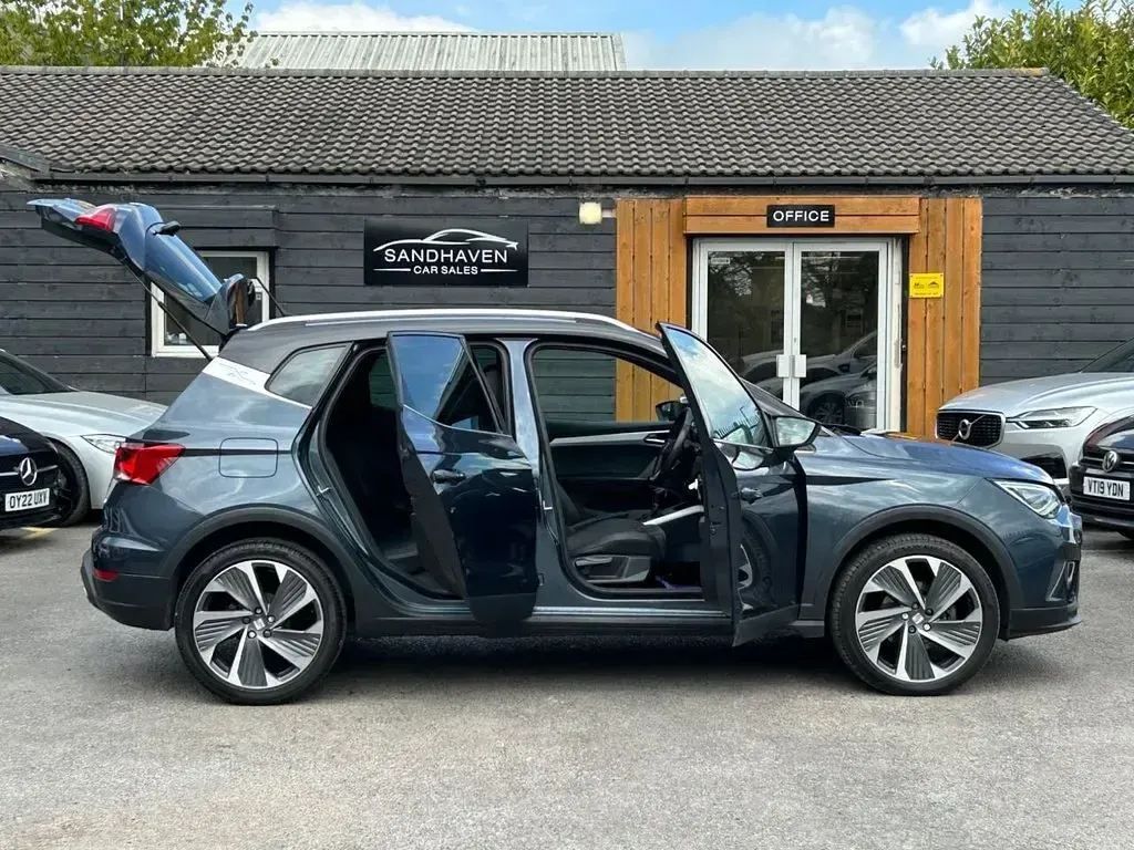 Used Seat Arona FR Sport 115 HP (84 kW) 2024 Grey SUV