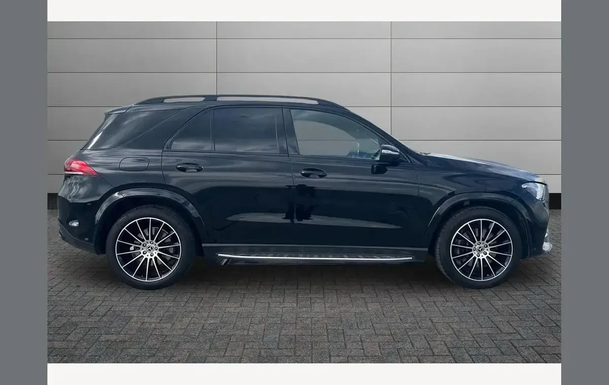 Used Mercedes GLE400 AMG line 325 HP (239 kW) 2023 Black SUV