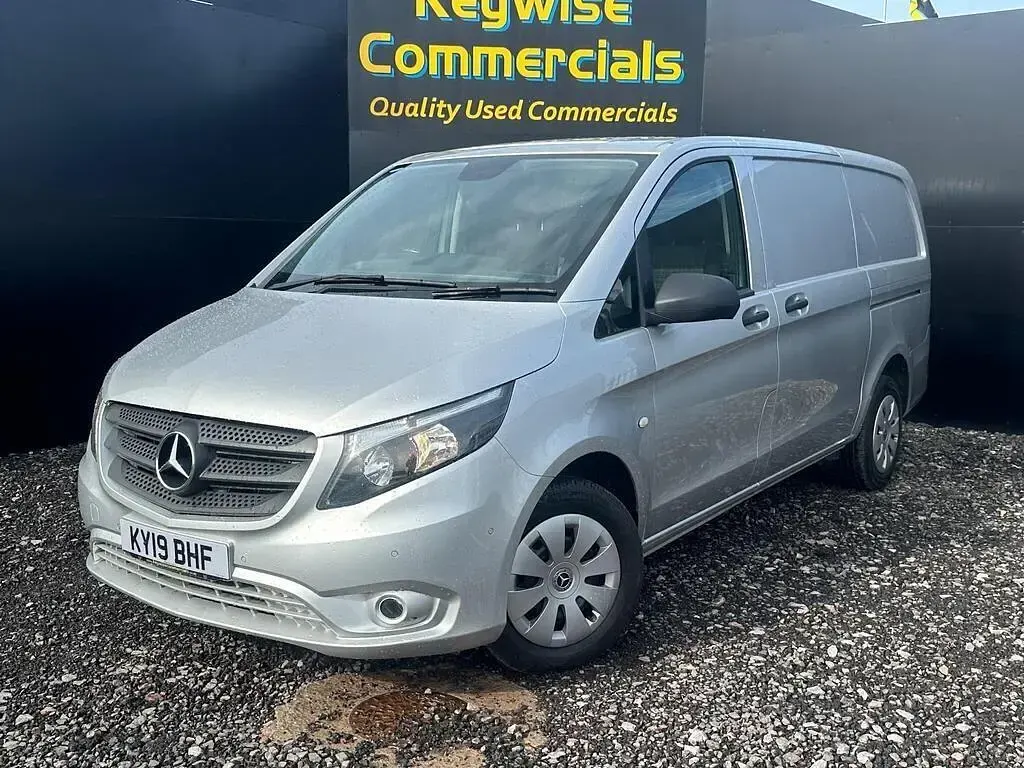 Used Mercedes Vito Progressive 114 HP (83 kW) 2019 Silver Van