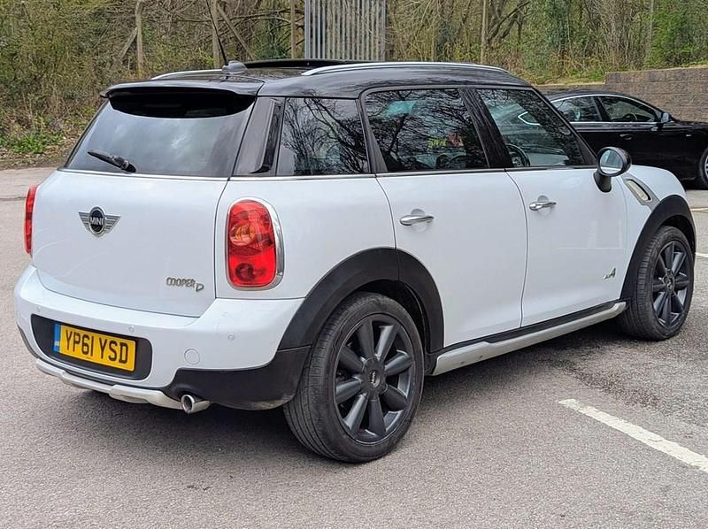 Used Mini Cooper D Countryman 112 HP (82 kW) 2011 White SUV