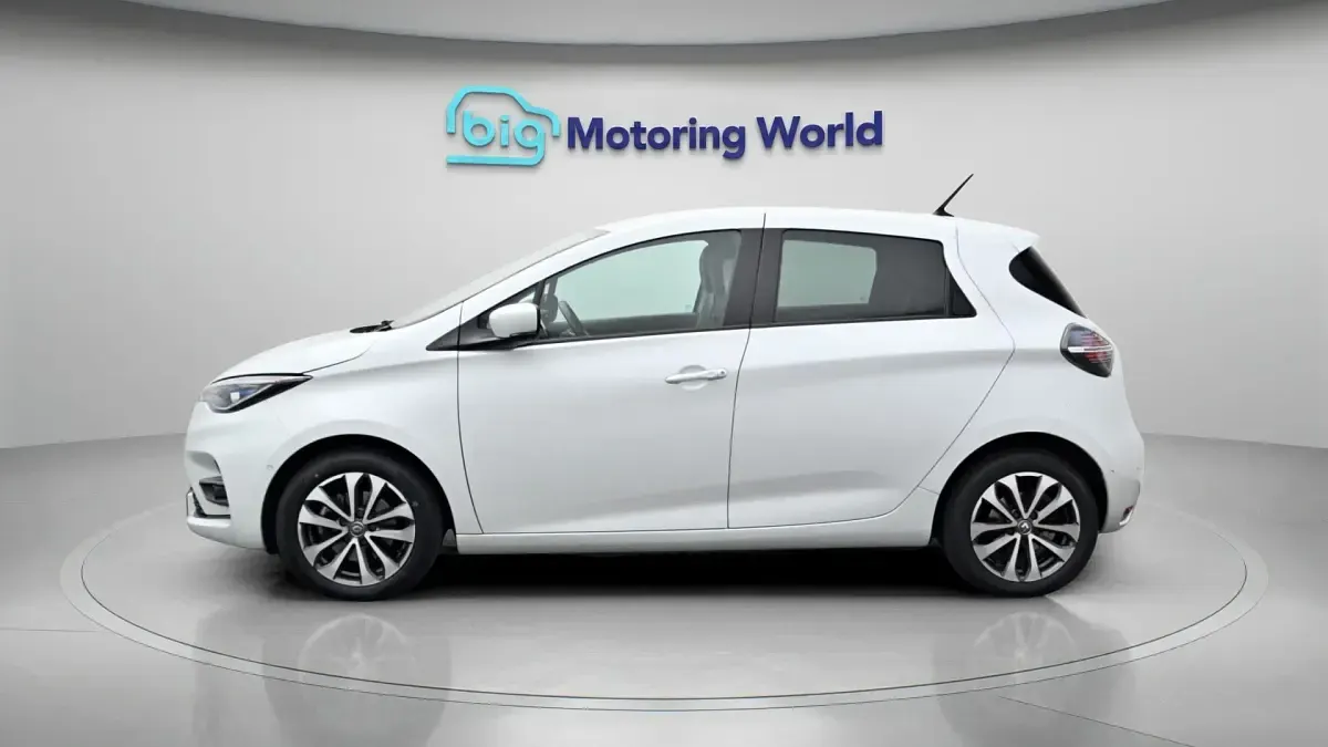 Used Renault Zoe GT-Line 100 kW (136 HP) 2021 White Hatchback