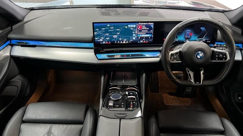 Used BMW i5 M Sport 250 kW (340 HP) 2025 Black sapphire Estate