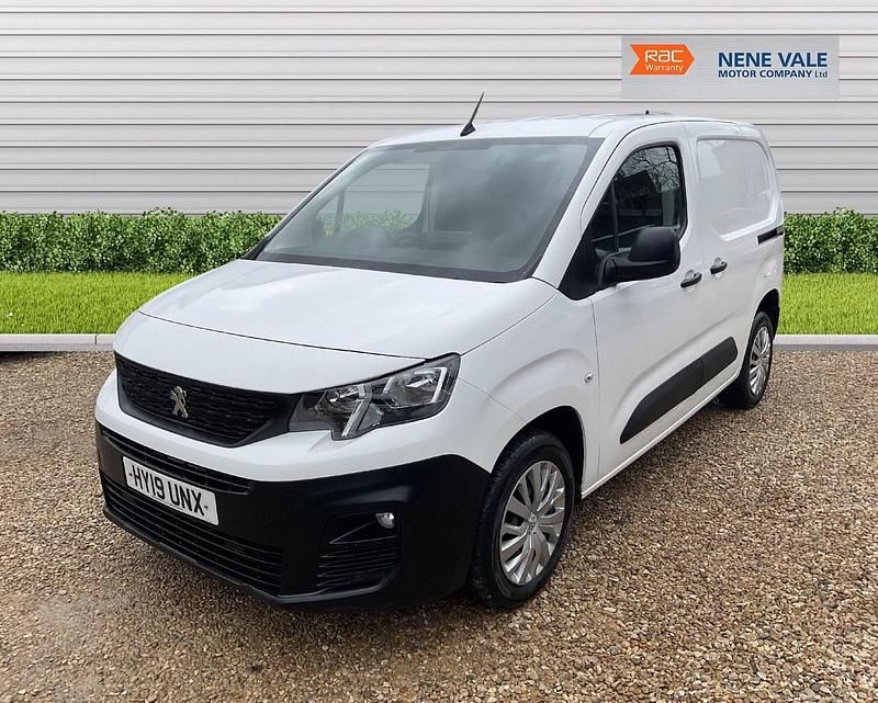 Used Peugeot Partner 2019 White MPV