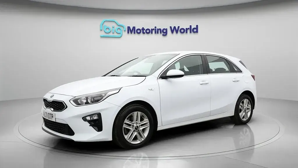 Usado Kia Ceed 134 HP (98 kW) 2021 Branco Citadino