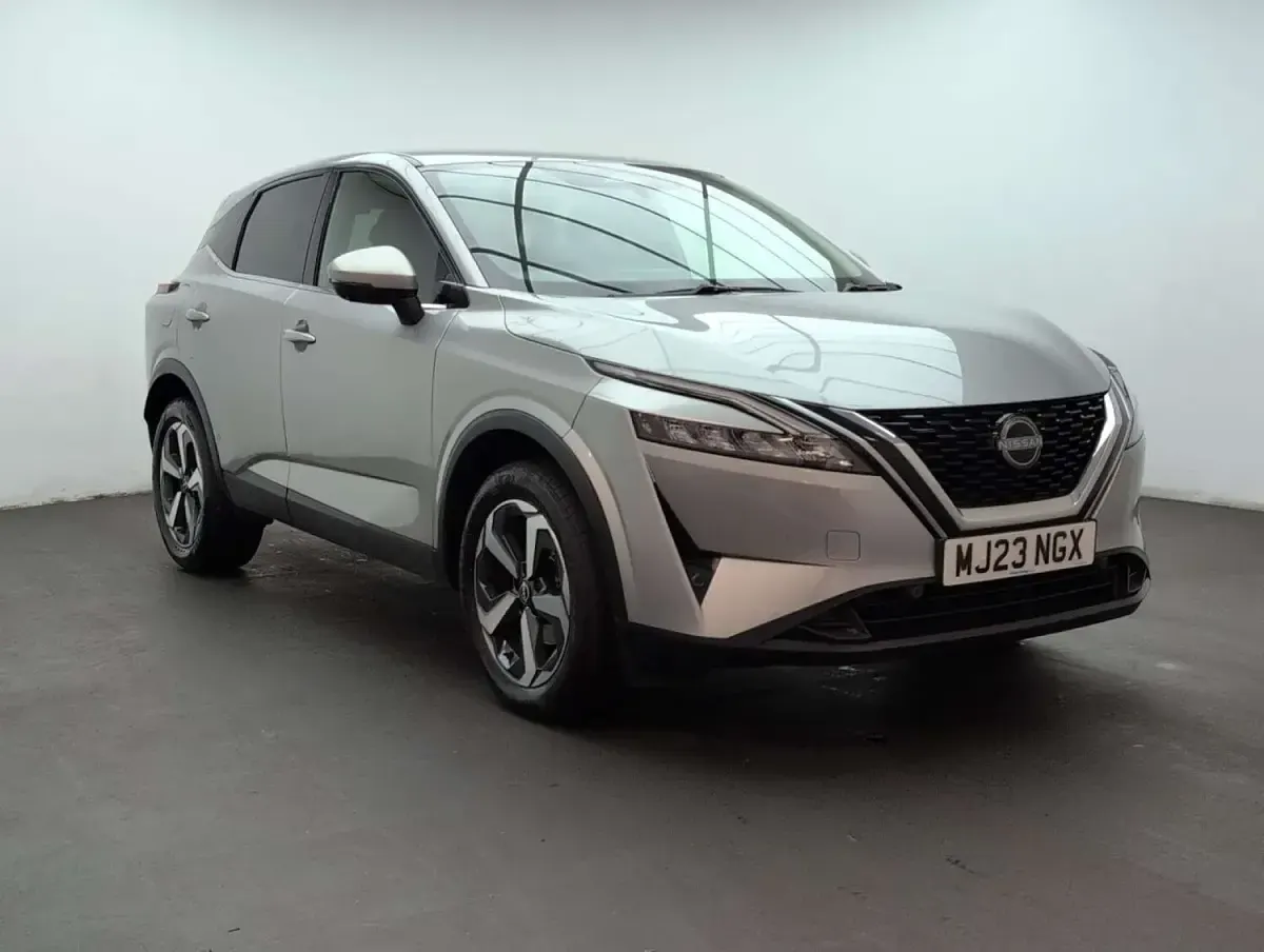 Used Nissan Qashqai N-Connecta 138 HP (101 kW) 2023 Silver SUV