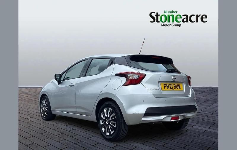 Usado Nissan Micra Acenta 92 HP (67 kW) 2021 Prateado Citadino