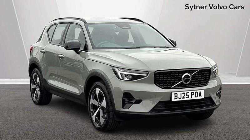 Green New 2025 Volvo XC40 Plus SUV | £35,000 (A bit pricey) - Image 1/4