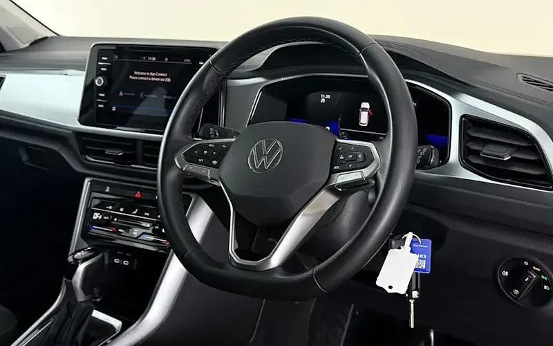 Used VW T-Roc Life 150 HP (110 kW) 2025 SUV