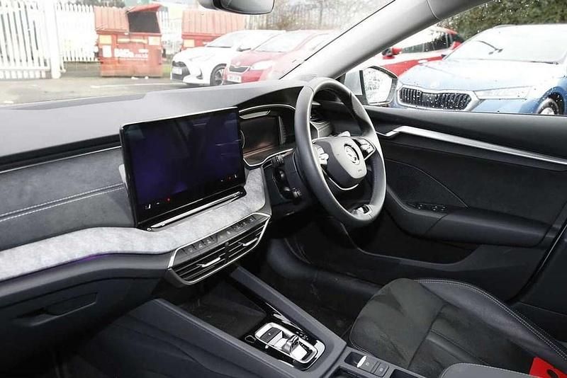 Used Skoda Octavia SE L 150 HP (110 kW) 2024 Brilliant silver metallic Hatchback