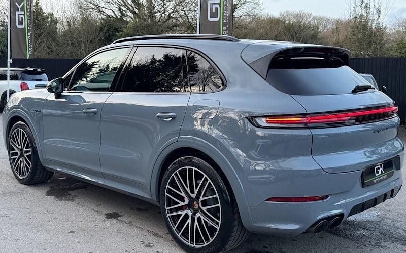 Used Porsche Cayenne S E-Hybrid Black Edition 519 HP (381 kW) 2025 SUV