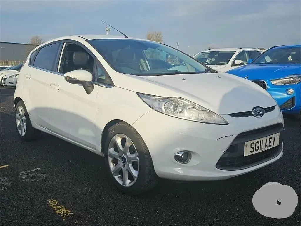 Second-hand Ford Fiesta Zetec 82 CP (60 kW) 2011 Alb Hatchback